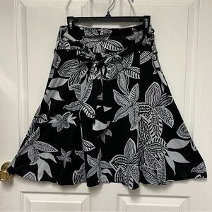 Hypnotized Black and White Floral Skater Skirt